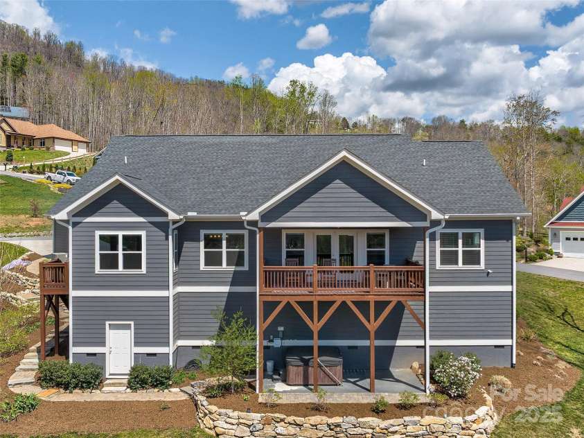 116 Whispering Wind Drive, Black Mountain, NC 28711.  MLS# CAR4245710, YatesRealty ID 21914. Bright Natural Light - Southern View