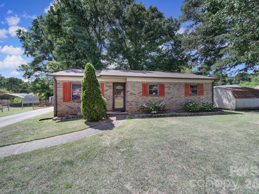 804 Finley Court, Rock Hill, SC 29730.  MLS# CAR4377635, YatesRealty ID 21914. 