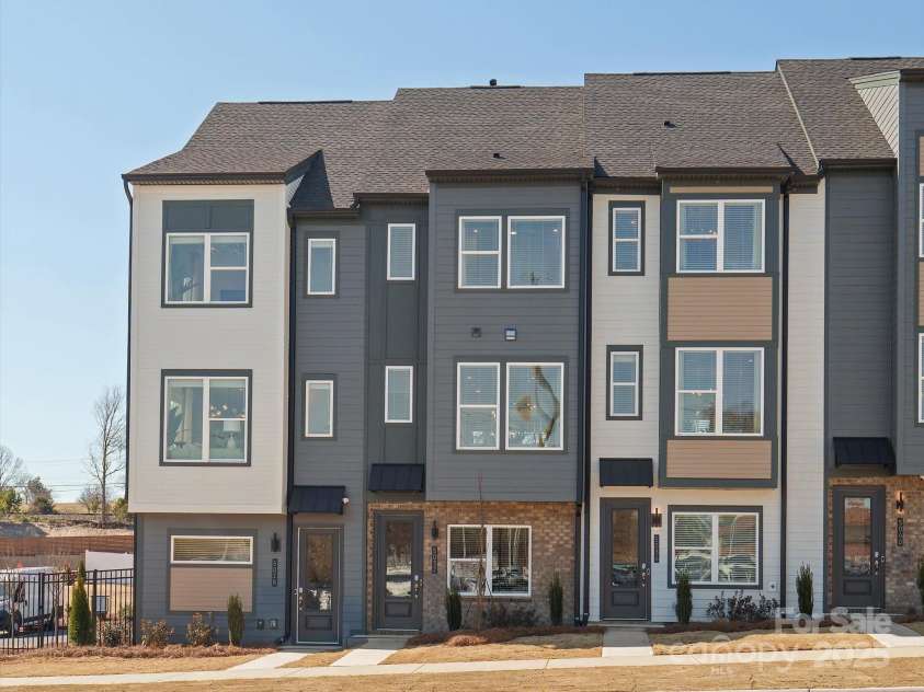 5608 Kingspan Drive, Charlotte, NC 28217.  MLS# CAR4211279, YatesRealty ID 21915. Exterior Model Building