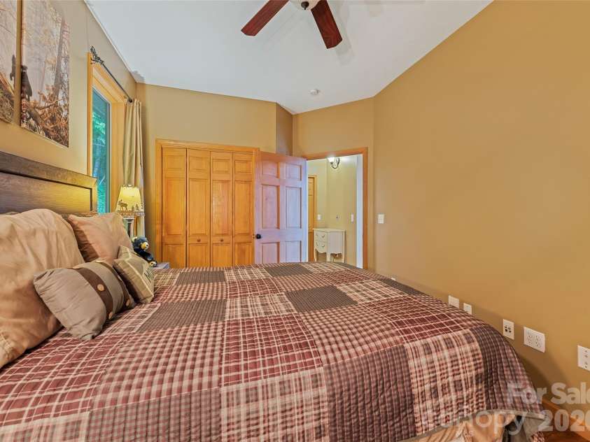 72 Tadpole Lane, Waynesville, NC 28785.  MLS# CAR4372726, YatesRealty ID 21915. 