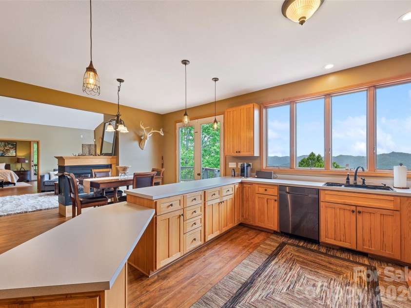 72 Tadpole Lane, Waynesville, NC 28785.  MLS# CAR4372726, YatesRealty ID 21915. Kitchen with Breakfast bar