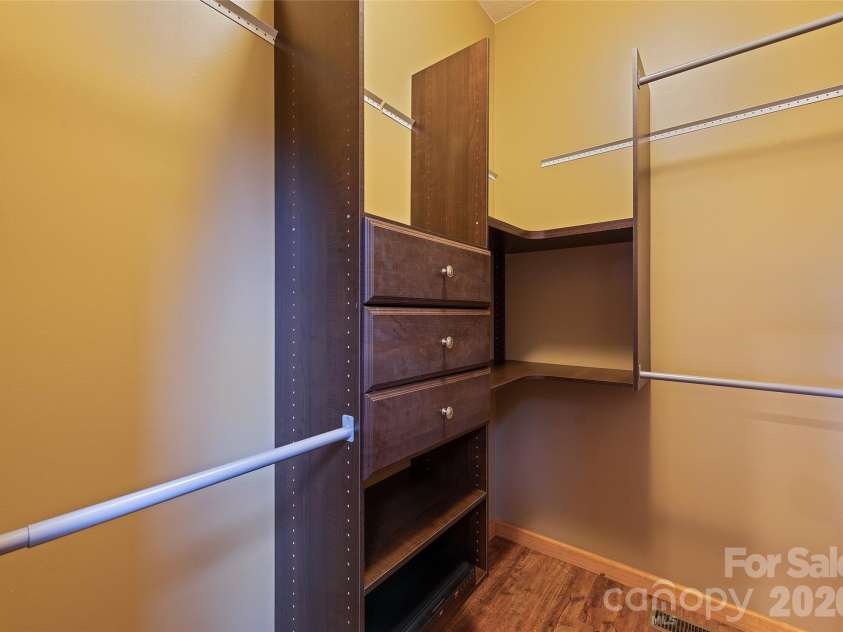 72 Tadpole Lane, Waynesville, NC 28785.  MLS# CAR4372726, YatesRealty ID 21915. Two large walk in closets