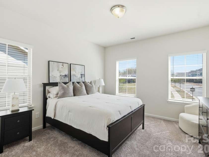 3039 Glenn Hope Way, Matthews, NC 28104.  MLS# CAR4360312, YatesRealty ID 21917. 