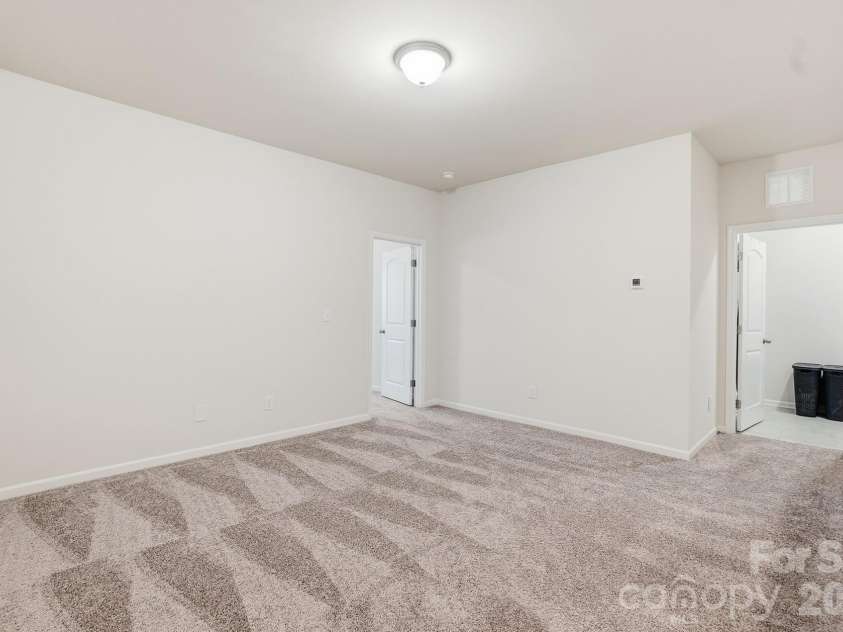 3039 Glenn Hope Way, Matthews, NC 28104.  MLS# CAR4360312, YatesRealty ID 21917. 