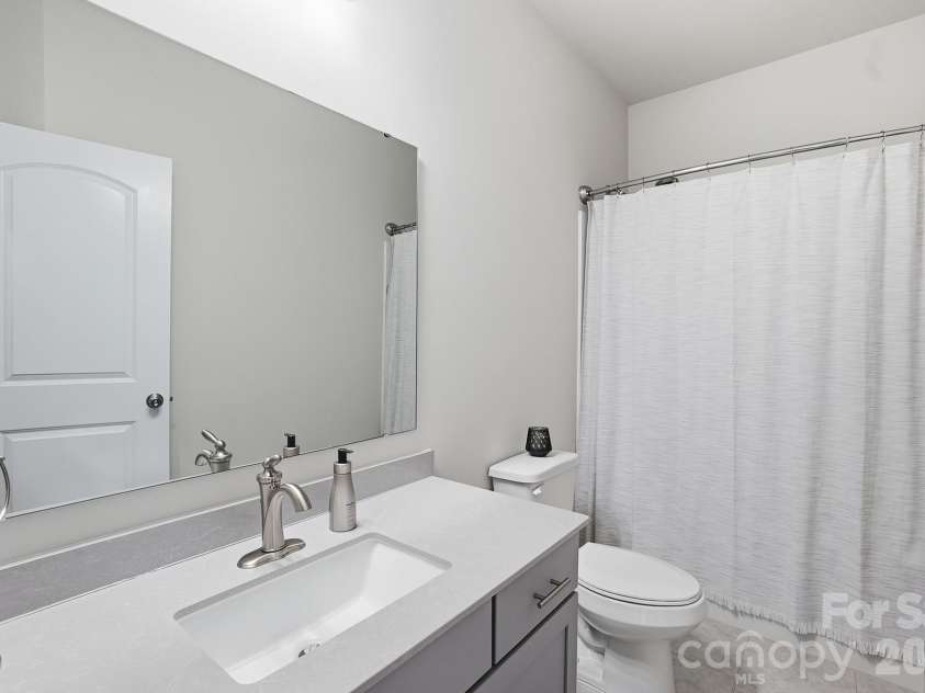 3039 Glenn Hope Way, Matthews, NC 28104.  MLS# CAR4360312, YatesRealty ID 21917. 