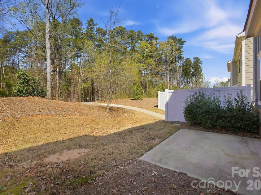 3039 Glenn Hope Way, Matthews, NC 28104.  MLS# CAR4360312, YatesRealty ID 21917. 