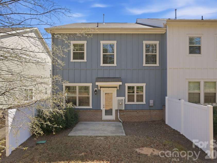 3039 Glenn Hope Way, Matthews, NC 28104.  MLS# CAR4360312, YatesRealty ID 21917. 