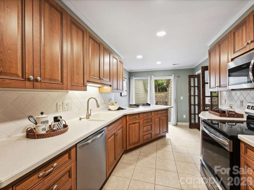 6434 Brandonwood Court, Charlotte, NC 28226.  MLS# CAR4380490, YatesRealty ID 21919. 
