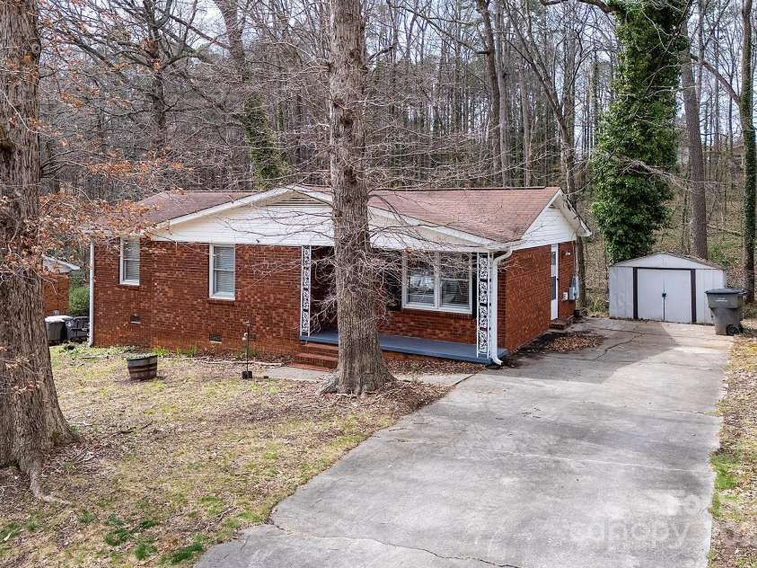 1418 Nottingham Road, Kannapolis, NC 28081.  MLS# CAR4212460, YatesRealty ID 2192. 