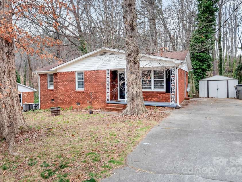 1418 Nottingham Road, Kannapolis, NC 28081.  MLS# CAR4212460, YatesRealty ID 2192. 