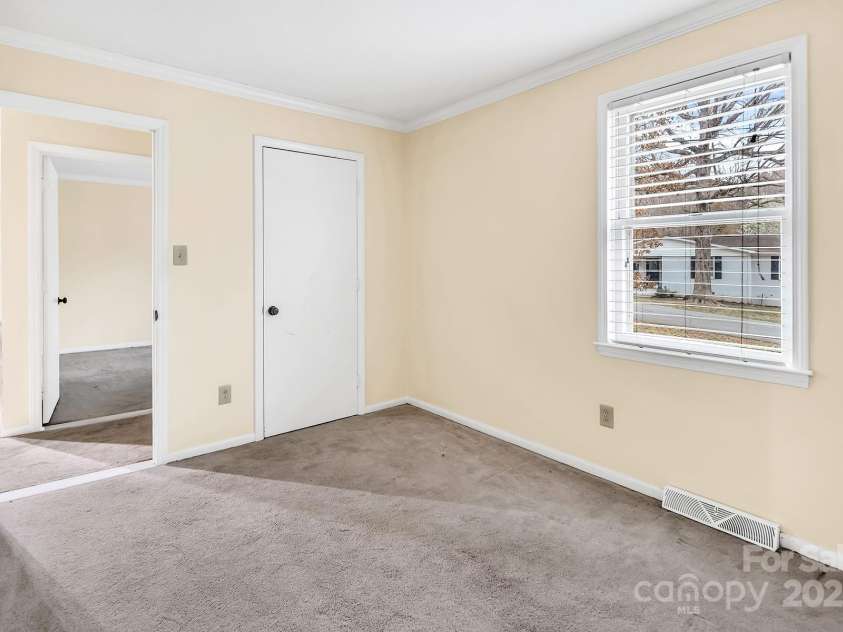 1418 Nottingham Road, Kannapolis, NC 28081.  MLS# CAR4212460, YatesRealty ID 2192. 