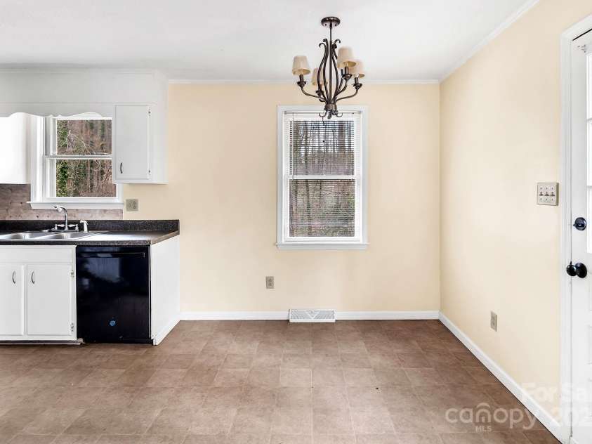 1418 Nottingham Road, Kannapolis, NC 28081.  MLS# CAR4212460, YatesRealty ID 2192. 