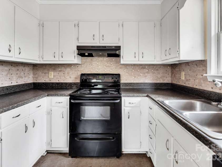 1418 Nottingham Road, Kannapolis, NC 28081.  MLS# CAR4212460, YatesRealty ID 2192. 