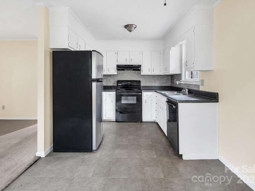 1418 Nottingham Road, Kannapolis, NC 28081.  MLS# CAR4212460, YatesRealty ID 2192. 