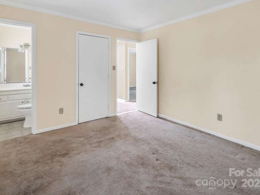 1418 Nottingham Road, Kannapolis, NC 28081.  MLS# CAR4212460, YatesRealty ID 2192. 