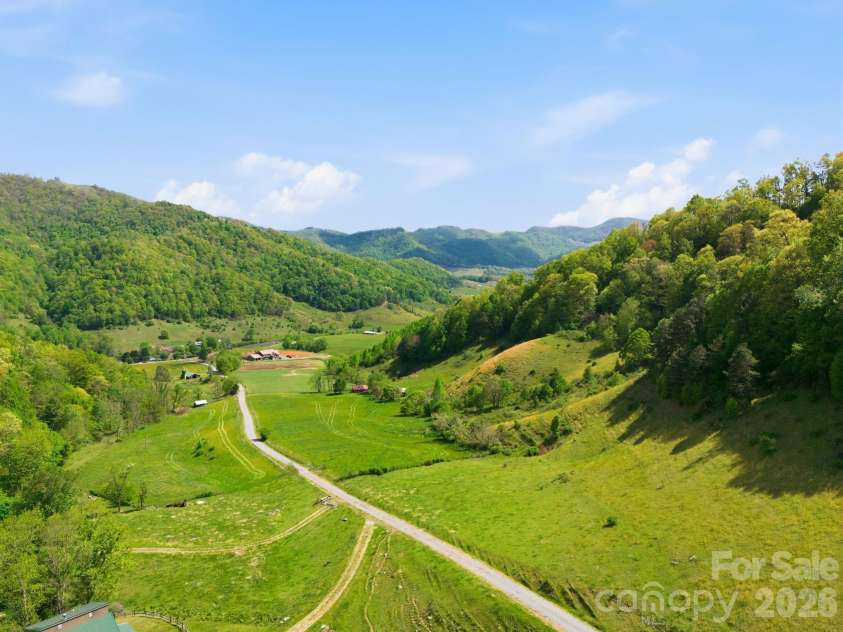 2225 Bald Creek Road, Clyde, NC 28721.  MLS# CAR4375884, YatesRealty ID 21920. Crabtree Farms, Inc. access