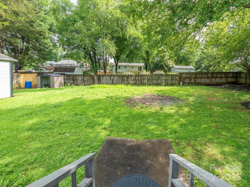 7416 Quail Ridge Drive, Charlotte, NC 28226.  MLS# CAR4270976, YatesRealty ID 21920. Backyard