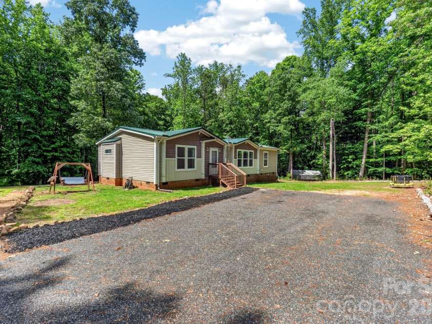 4142 Musket Hill Road, Sharon, SC 29742.  MLS# CAR4377386, YatesRealty ID 21921. 