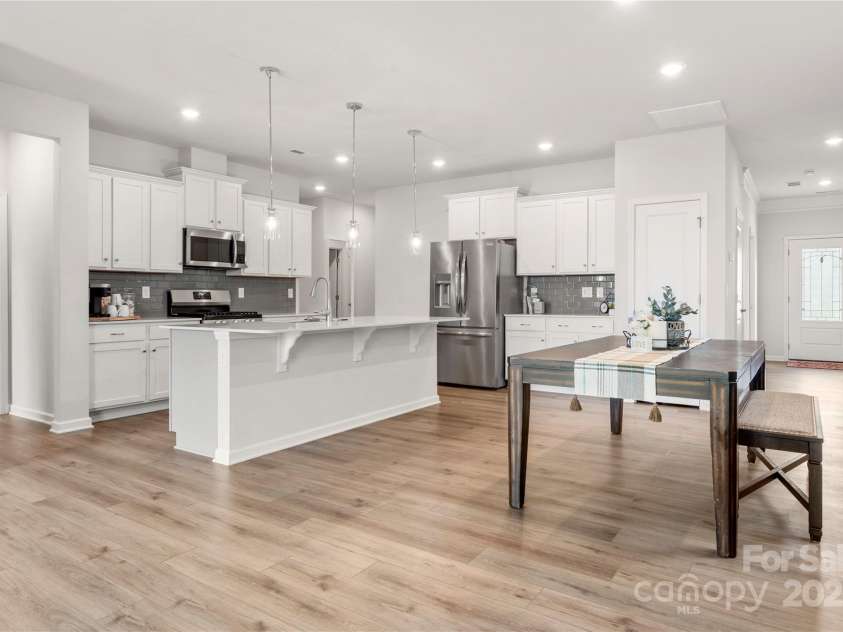 125 White Apple Way, Statesville, NC 28625.  MLS# CAR4270733, YatesRealty ID 21922. 