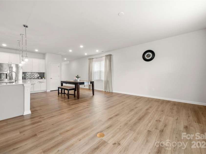 125 White Apple Way, Statesville, NC 28625.  MLS# CAR4270733, YatesRealty ID 21922. 