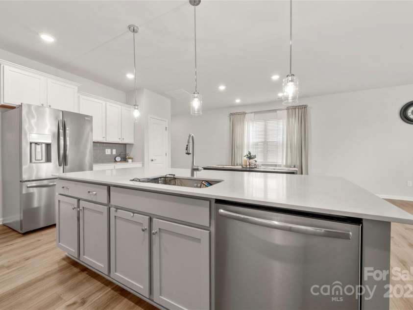 125 White Apple Way, Statesville, NC 28625.  MLS# CAR4270733, YatesRealty ID 21922. 