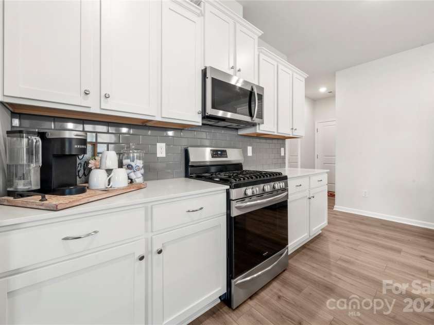 125 White Apple Way, Statesville, NC 28625.  MLS# CAR4270733, YatesRealty ID 21922. 