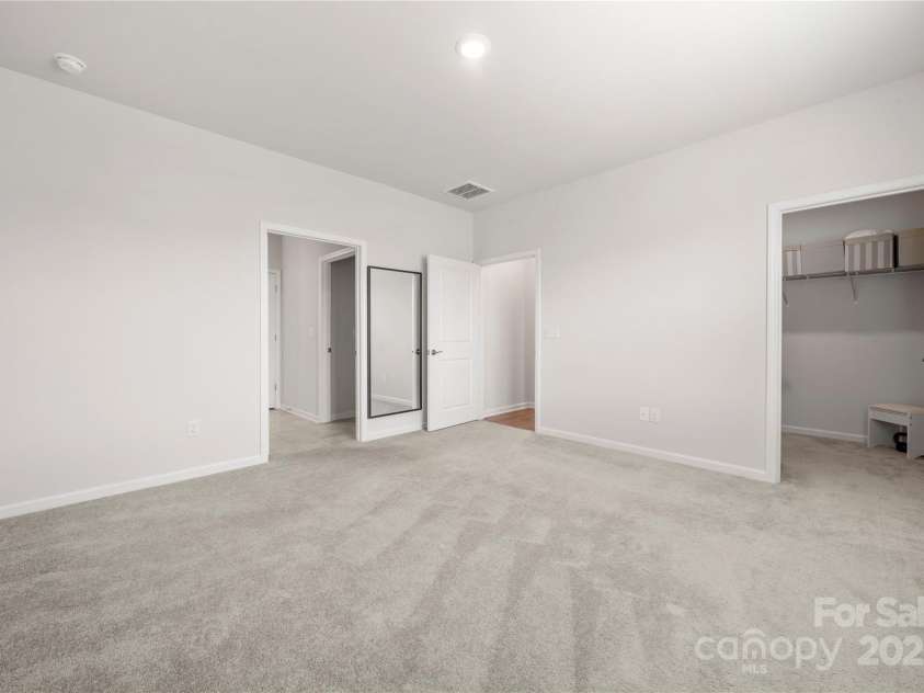 125 White Apple Way, Statesville, NC 28625.  MLS# CAR4270733, YatesRealty ID 21922. 