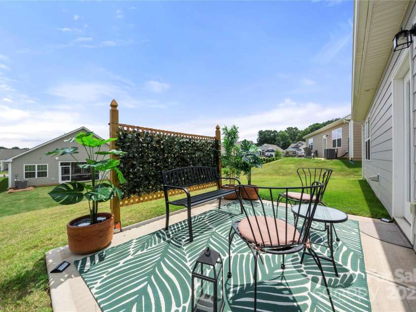 125 White Apple Way, Statesville, NC 28625.  MLS# CAR4270733, YatesRealty ID 21922. 