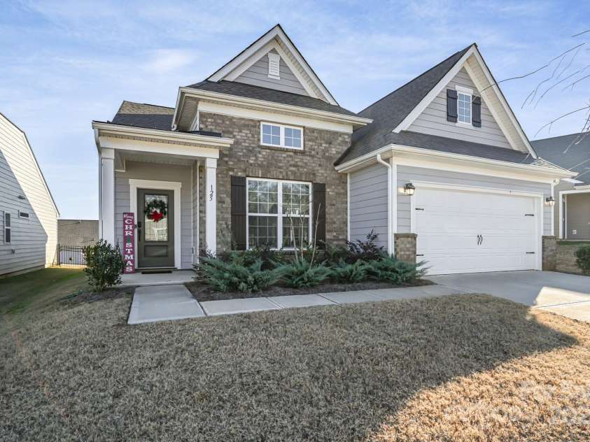 125 White Apple Way, Statesville, NC 28625.  MLS# CAR4329782, YatesRealty ID 21922. 