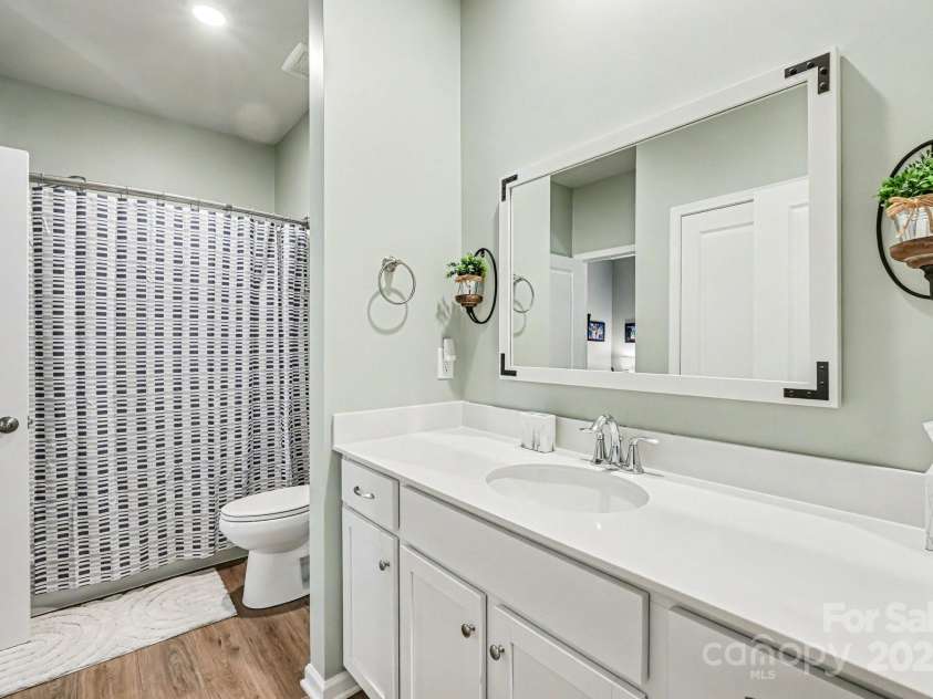 125 White Apple Way, Statesville, NC 28625.  MLS# CAR4329782, YatesRealty ID 21922. 