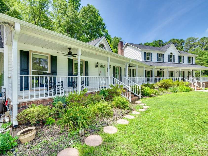 675 Ormand Road, York, SC 29745.  MLS# CAR4272867, YatesRealty ID 21923. Apartment wing front porch to main house