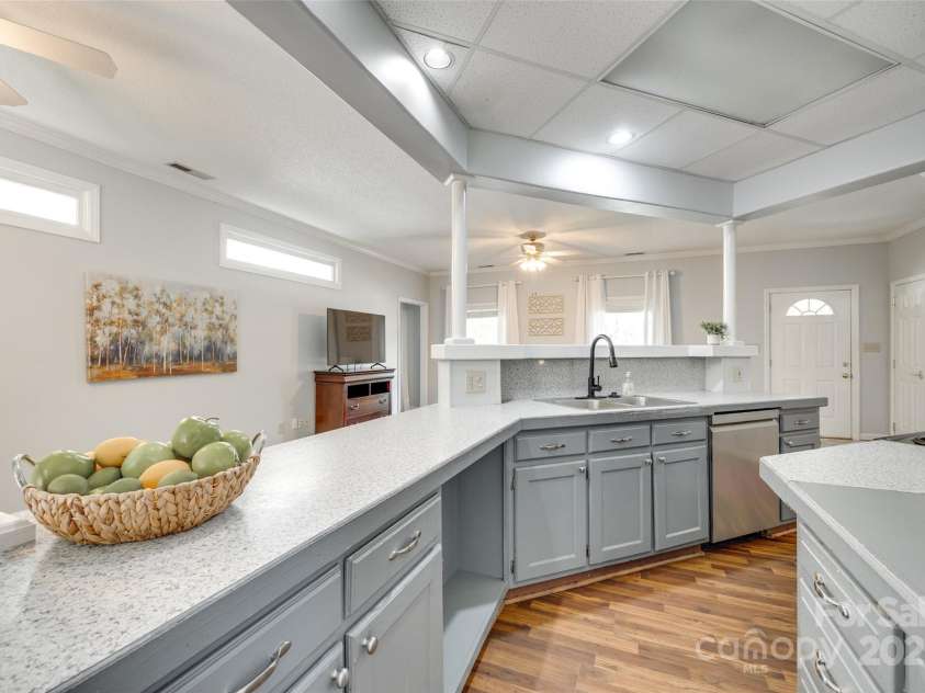 675 Ormand Road, York, SC 29745.  MLS# CAR4272867, YatesRealty ID 21923. Kitchen- apartment wing