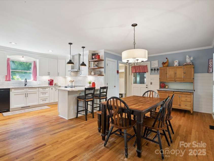 2032 Greenbrook Parkway, Matthews, NC 28104.  MLS# CAR4270703, YatesRealty ID 21924. 