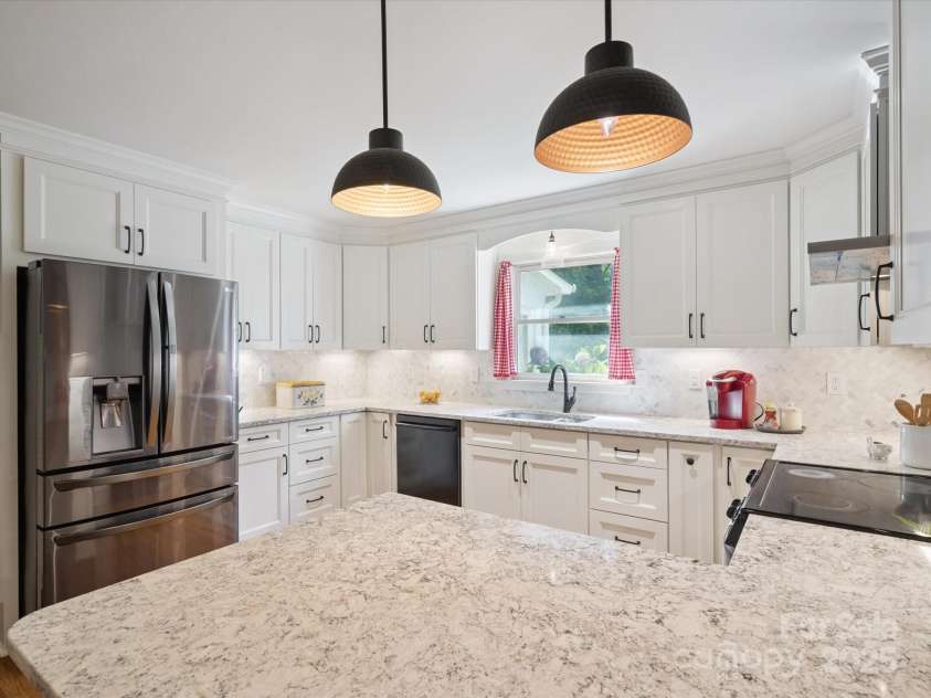 2032 Greenbrook Parkway, Matthews, NC 28104.  MLS# CAR4270703, YatesRealty ID 21924. 
