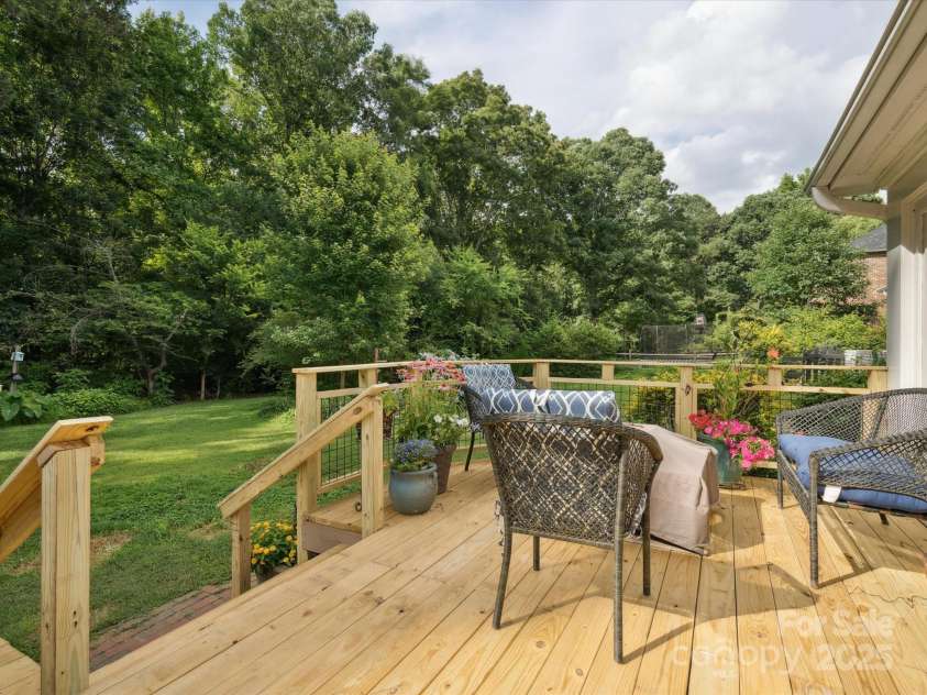 2032 Greenbrook Parkway, Matthews, NC 28104.  MLS# CAR4270703, YatesRealty ID 21924. 