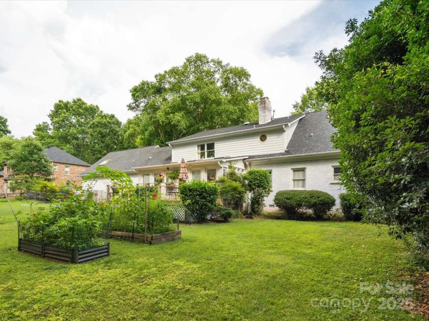 2032 Greenbrook Parkway, Matthews, NC 28104.  MLS# CAR4270703, YatesRealty ID 21924. 