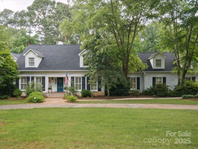 2032 Greenbrook Parkway, Matthews, NC 28104.  MLS# CAR4270703, YatesRealty ID 21924. 