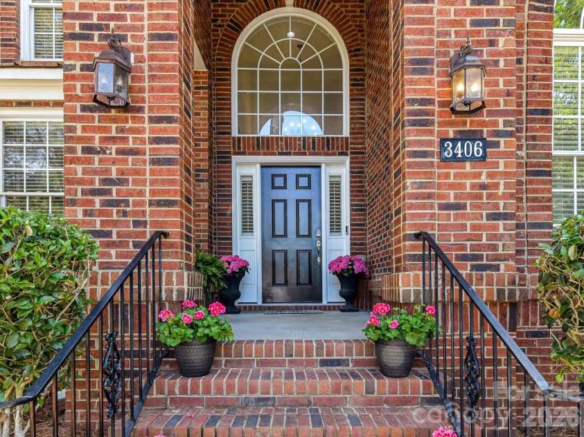 3406 Abbey Hill Lane, Charlotte, NC 28210.  MLS# CAR4360695, YatesRealty ID 21924. 