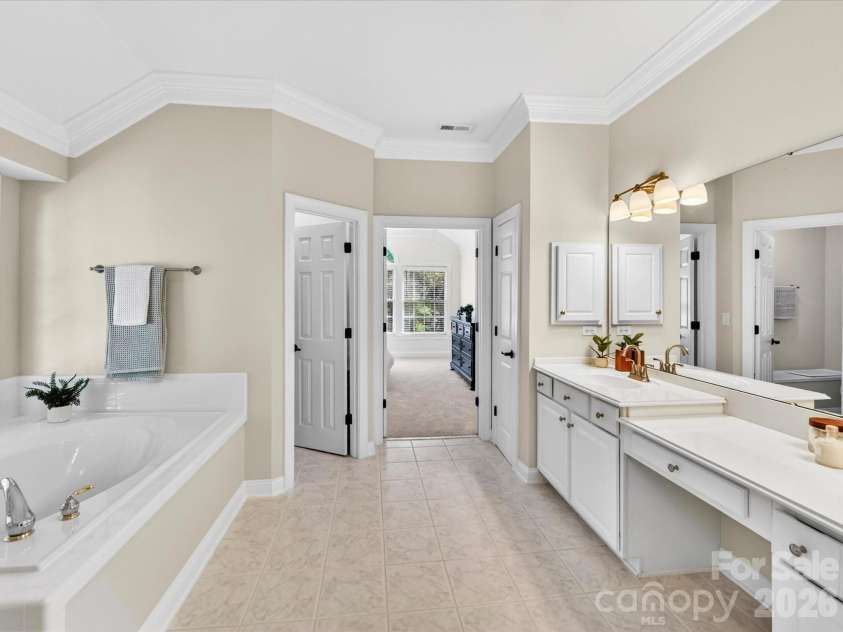 3406 Abbey Hill Lane, Charlotte, NC 28210.  MLS# CAR4360695, YatesRealty ID 21924. 