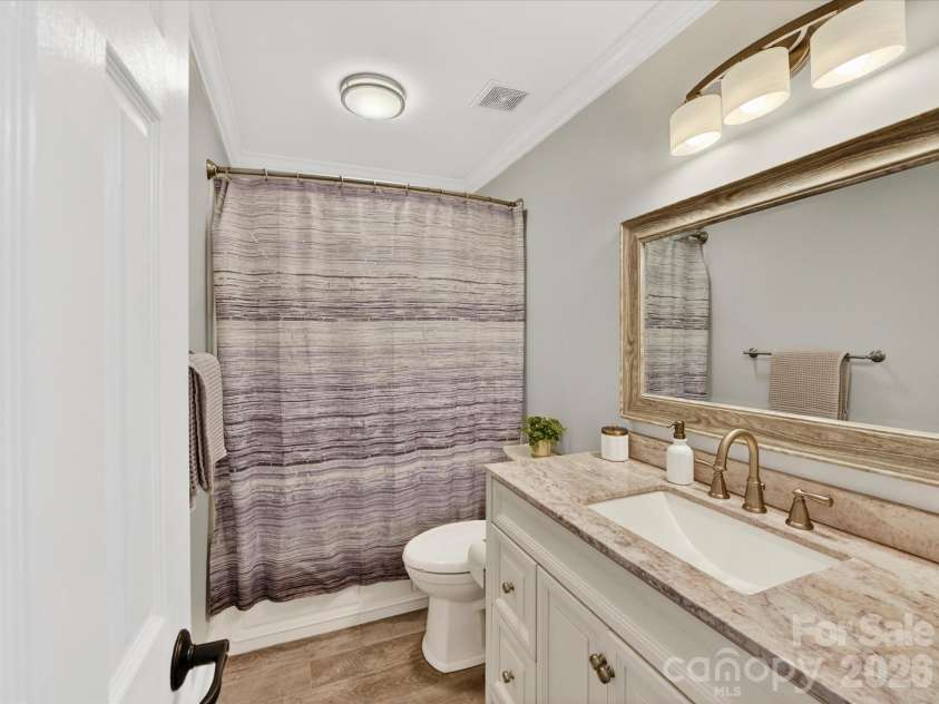 3406 Abbey Hill Lane, Charlotte, NC 28210.  MLS# CAR4360695, YatesRealty ID 21924. 
