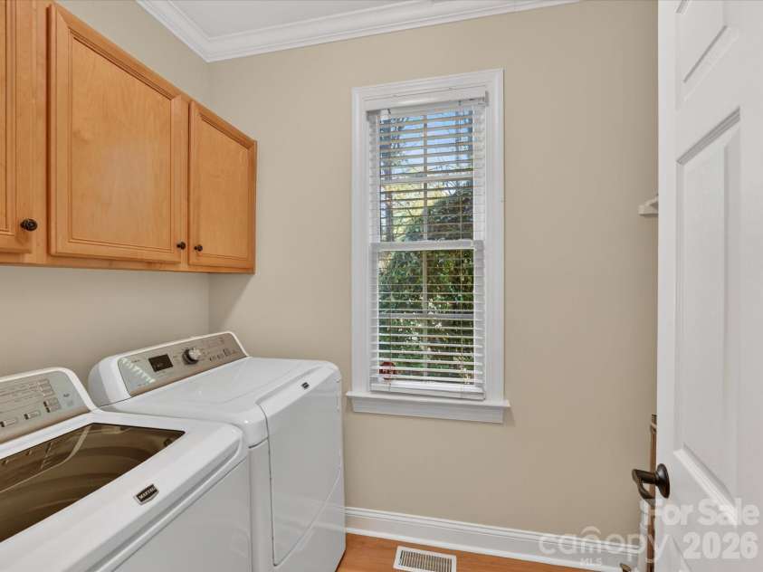 3406 Abbey Hill Lane, Charlotte, NC 28210.  MLS# CAR4360695, YatesRealty ID 21924. 