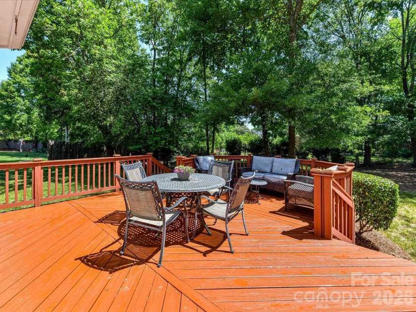 3406 Abbey Hill Lane, Charlotte, NC 28210.  MLS# CAR4360695, YatesRealty ID 21924. 