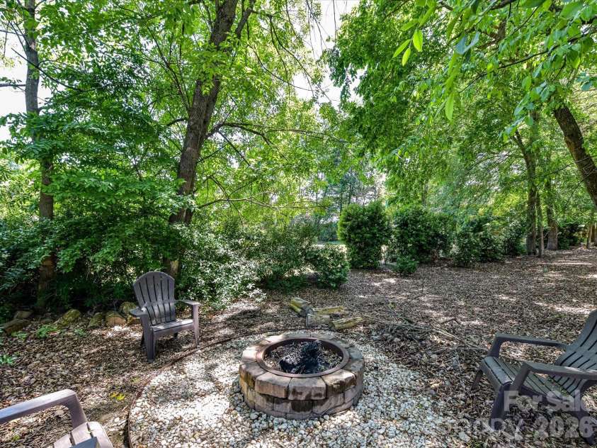 3406 Abbey Hill Lane, Charlotte, NC 28210.  MLS# CAR4360695, YatesRealty ID 21924. 