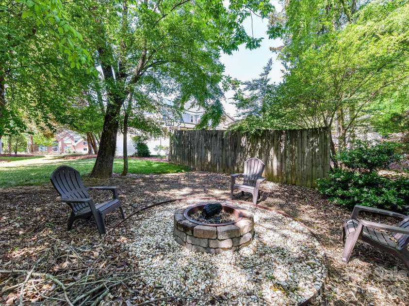 3406 Abbey Hill Lane, Charlotte, NC 28210.  MLS# CAR4360695, YatesRealty ID 21924. 