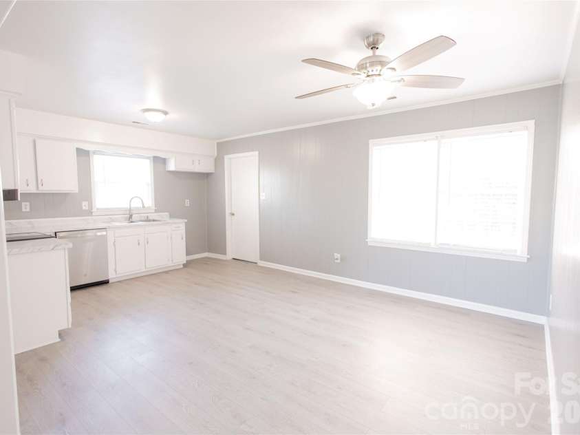 2220 Gaines Avenue, Gastonia, NC 28054.  MLS# CAR4336919, YatesRealty ID 21925. Kitchen