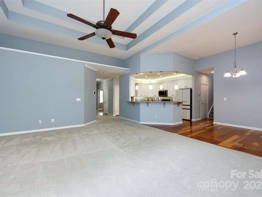 1040 Stonedown Lane, Matthews, NC 28104.  MLS# CAR4271671, YatesRealty ID 21926. 