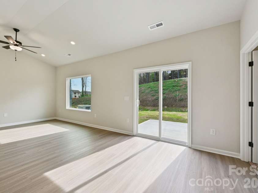 800 Willow Estates Drive, Shelby, NC 28150.  MLS# CAR4374029, YatesRealty ID 21926. 