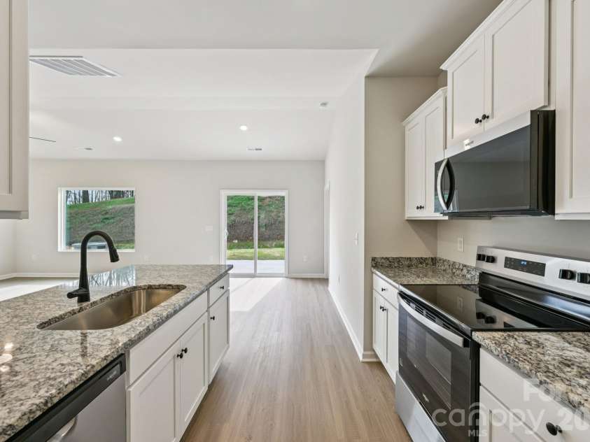 800 Willow Estates Drive, Shelby, NC 28150.  MLS# CAR4374029, YatesRealty ID 21926. 