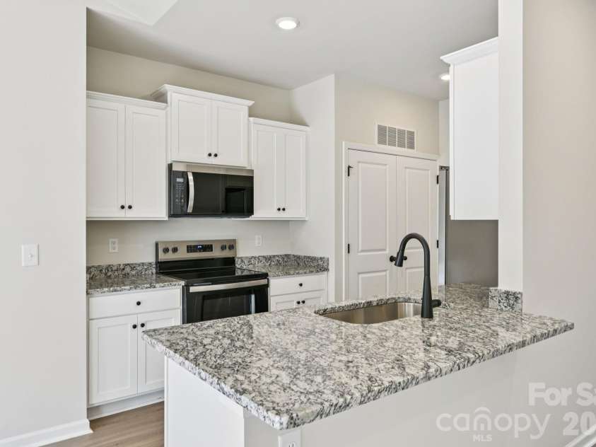 800 Willow Estates Drive, Shelby, NC 28150.  MLS# CAR4374029, YatesRealty ID 21926. 