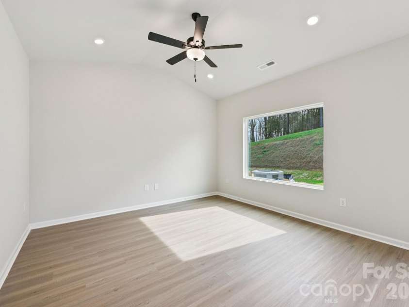 800 Willow Estates Drive, Shelby, NC 28150.  MLS# CAR4374029, YatesRealty ID 21926. 